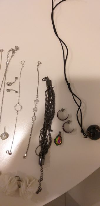 Naszyjniki i kolczyki srebrna i stal