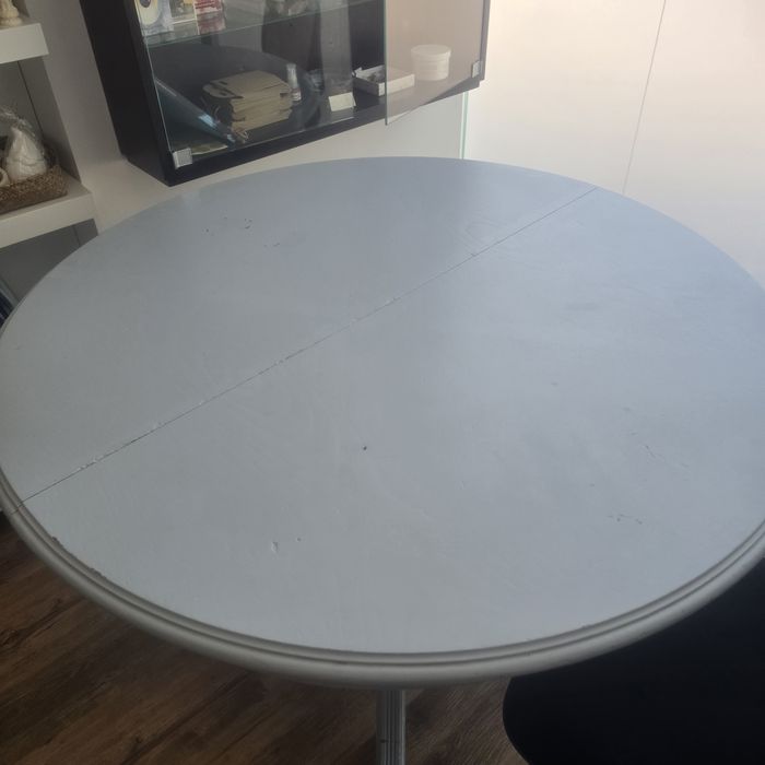 Mesa de madeira usada