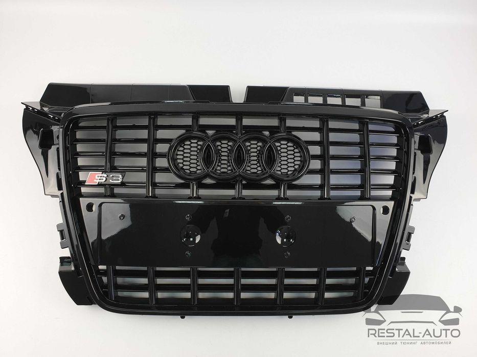 Решітка Радиатора Audi A3 2008-2012год чорна (в стиле Sline)