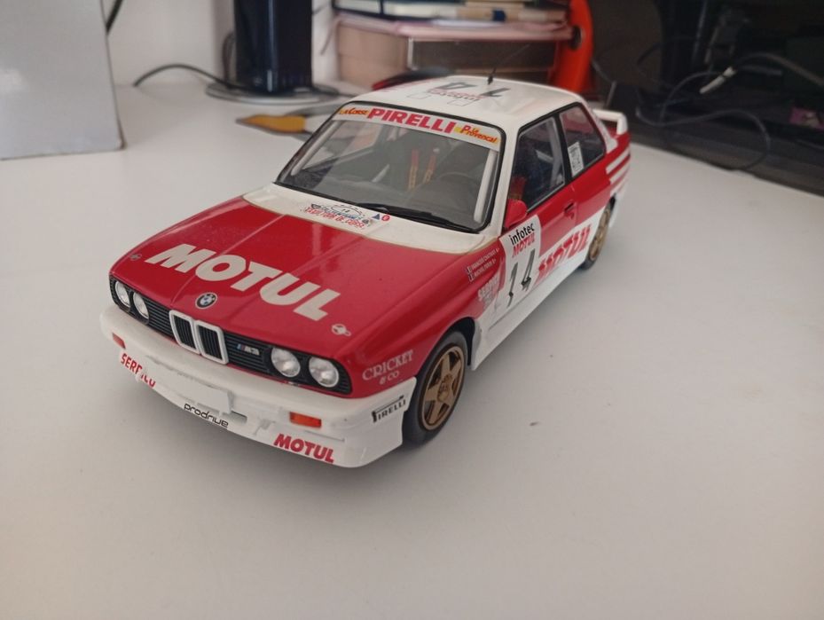 BMW e30 1/18 Altaya