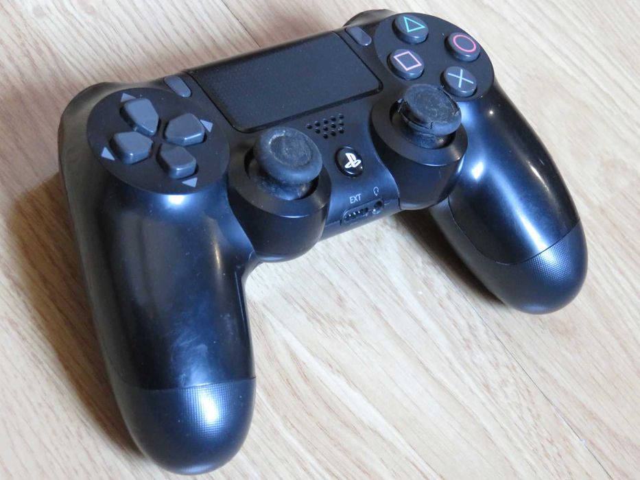 Playstation 4: dualshock 4