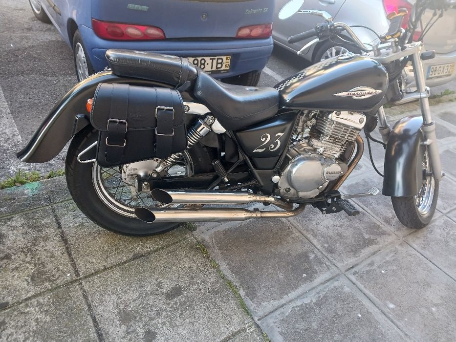 Suzuki marauder gz250 mota clássica