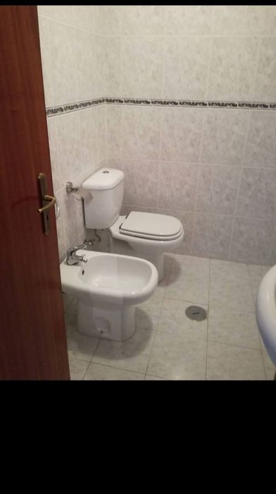 Alugo quarto em  Barcelos .