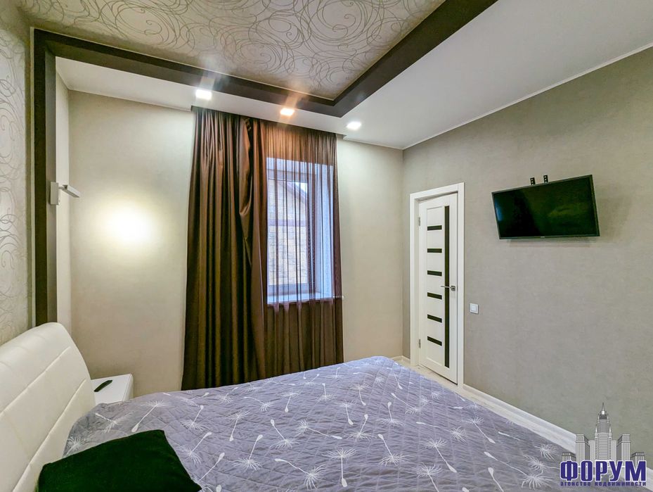 Современный дом в элитном поселке на Великом Лугу