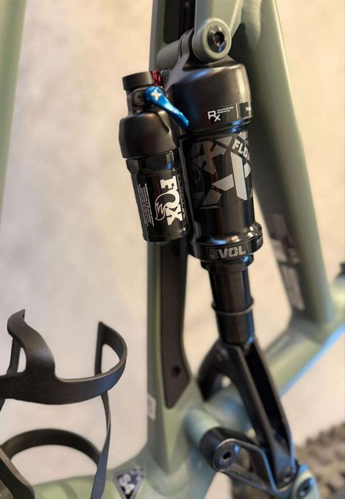 Продам майже новий велосипед Specialized Turbo Levo Comp Alloy