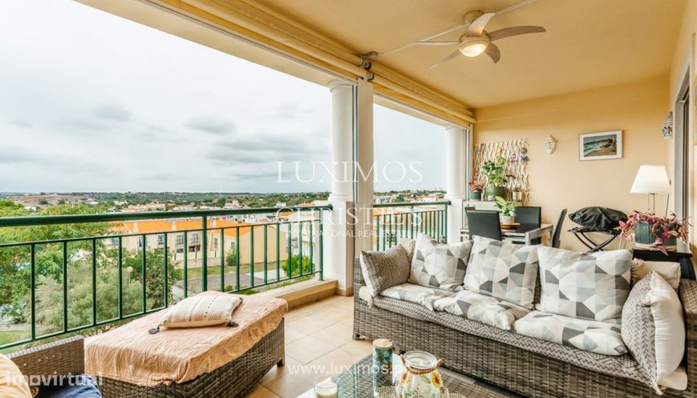 Apartamento duplex T3, à venda na Guia, Algarve