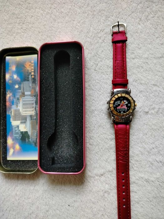 Zegarek dziecięcy damski z kostkami