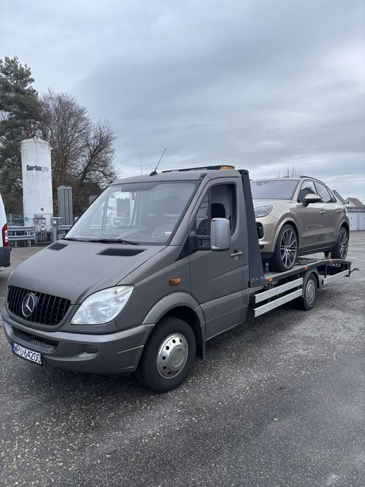 Laweta Holowanie Pomoc drogowa transport Autolaweta