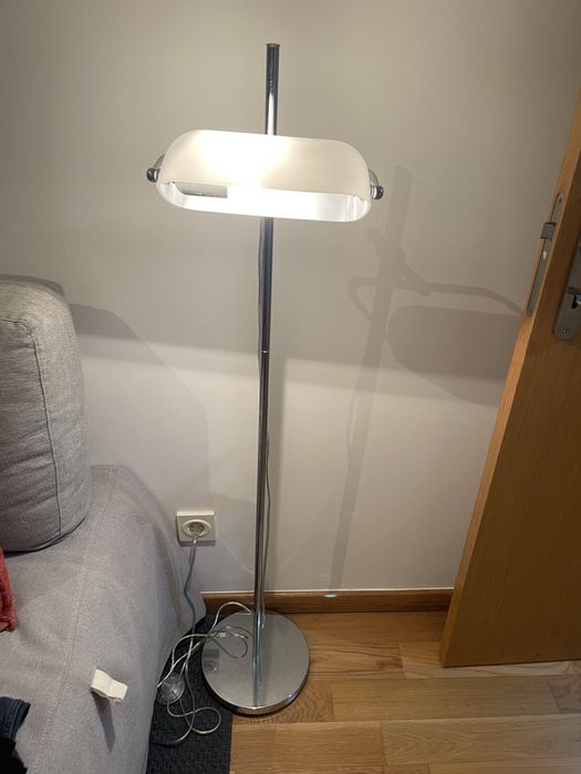 Candeeiro de pé AREA