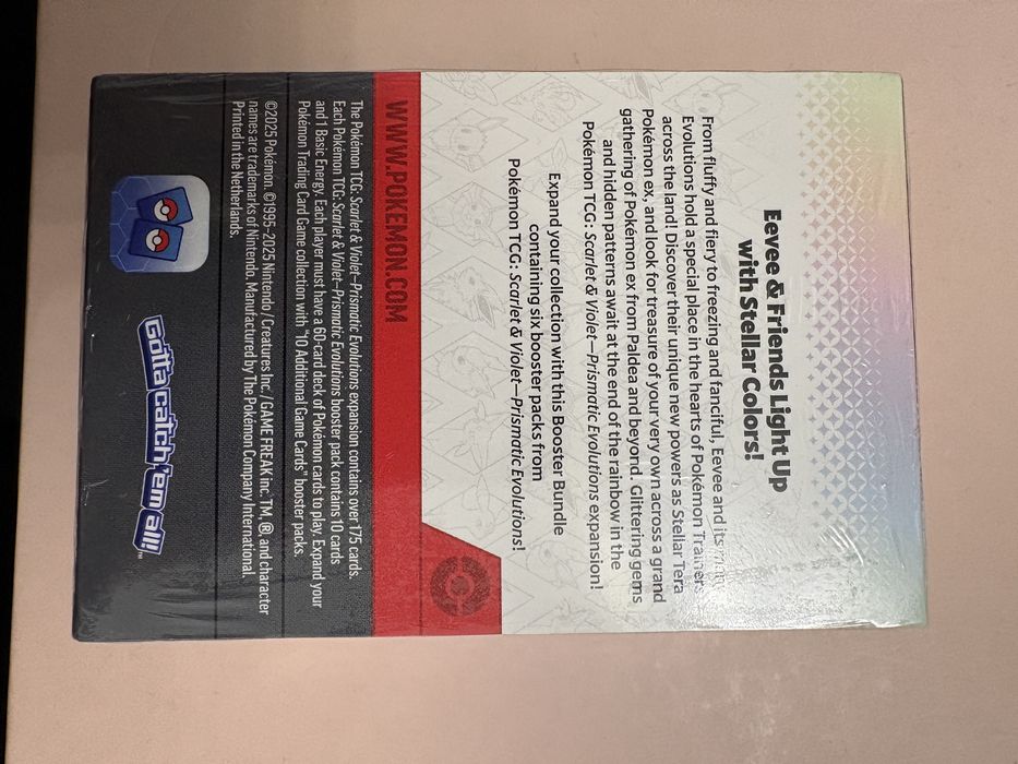 Pokémon booster Bundle Prismatic Evolutions box