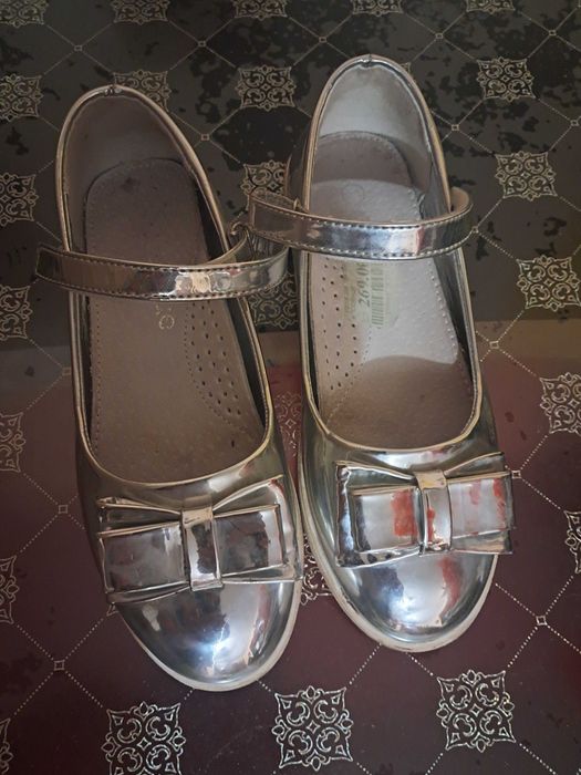 Туфлі для дівчинки