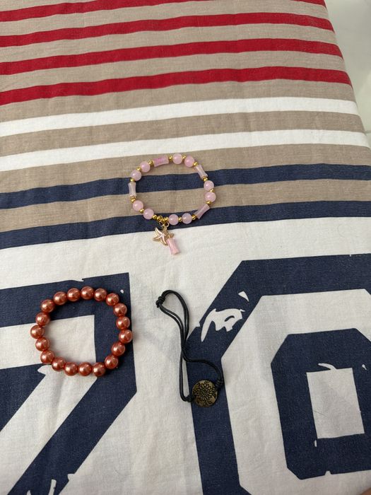 3 pulseiras  salmao e preta e rosa