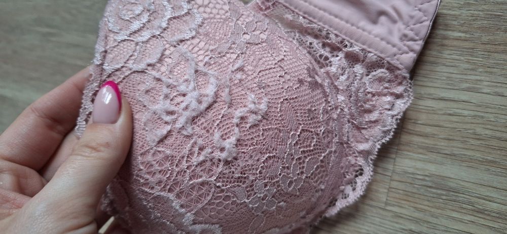 Biustonosz damski koronką push up 75A