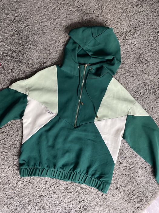 Вітровка жіноча.