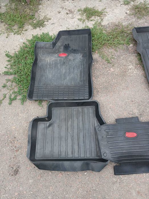 Продам коврики оригинальные лада калина