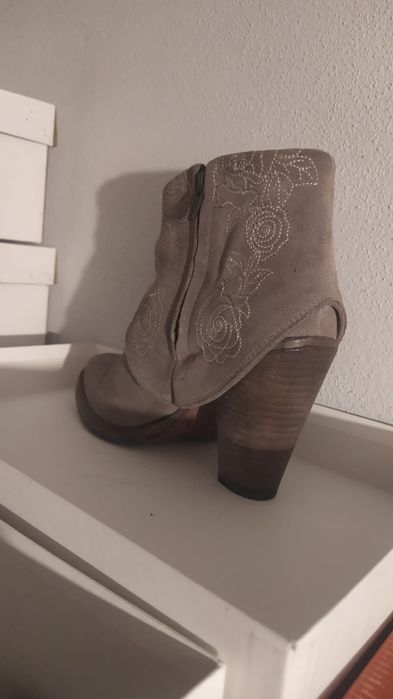 Botins Mulher Guess