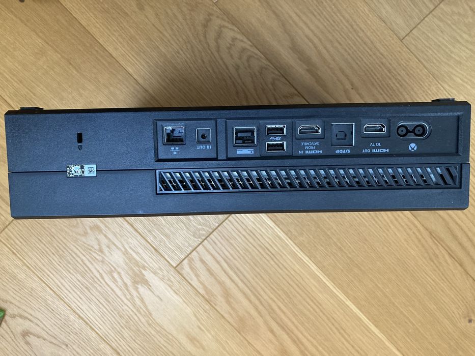 XBOX ONE 1TB - gry, 2 pady, pudełko, Kinect gratis