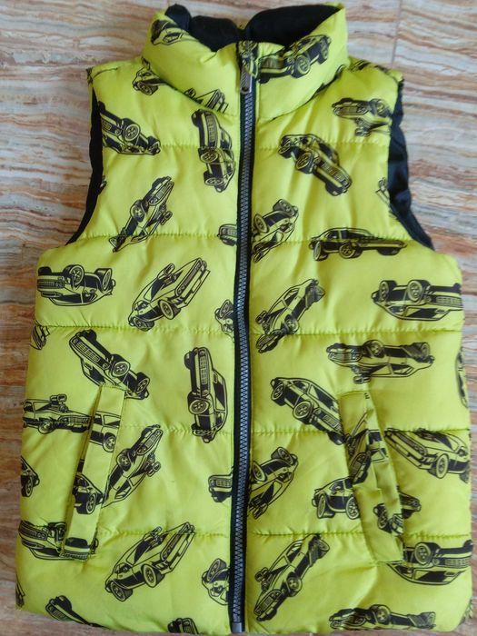 Дитяча безрукавка на хлопчика 6-7років