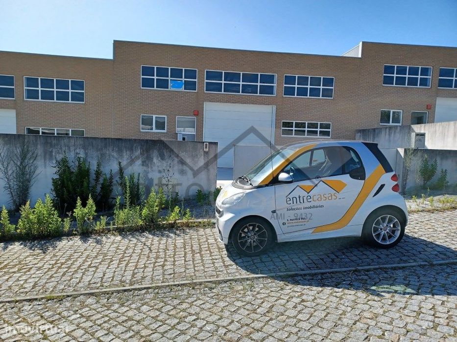 Armazém para industria e serviços