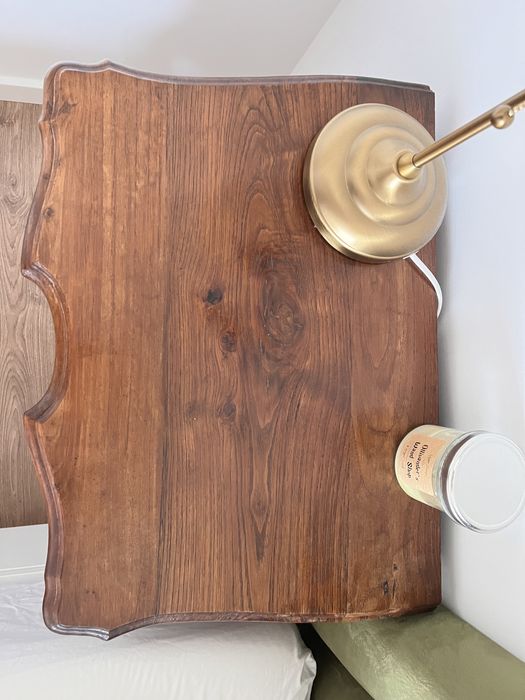 Duas mesas de cabeceira vintage restauradas à mão