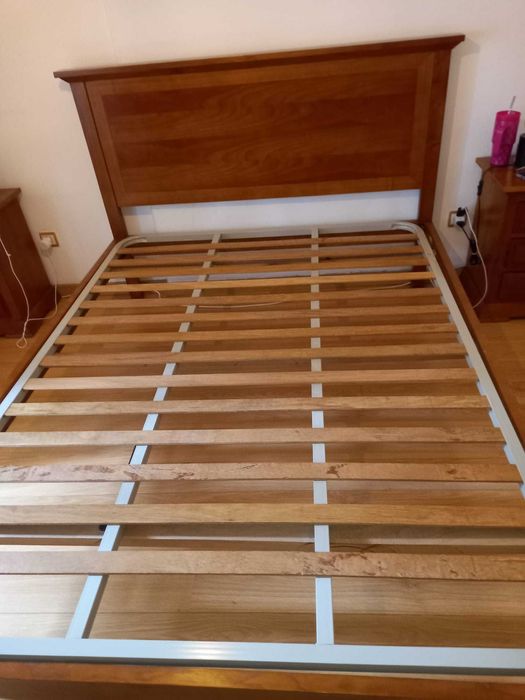Cama Madeira nogueira com estrado 150 x 200