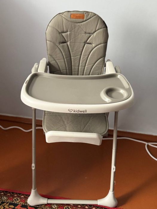 Стільчик для годування