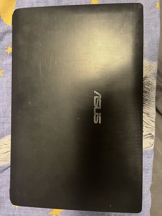 Laptop Asus dzialajcy bez dysku i ramu