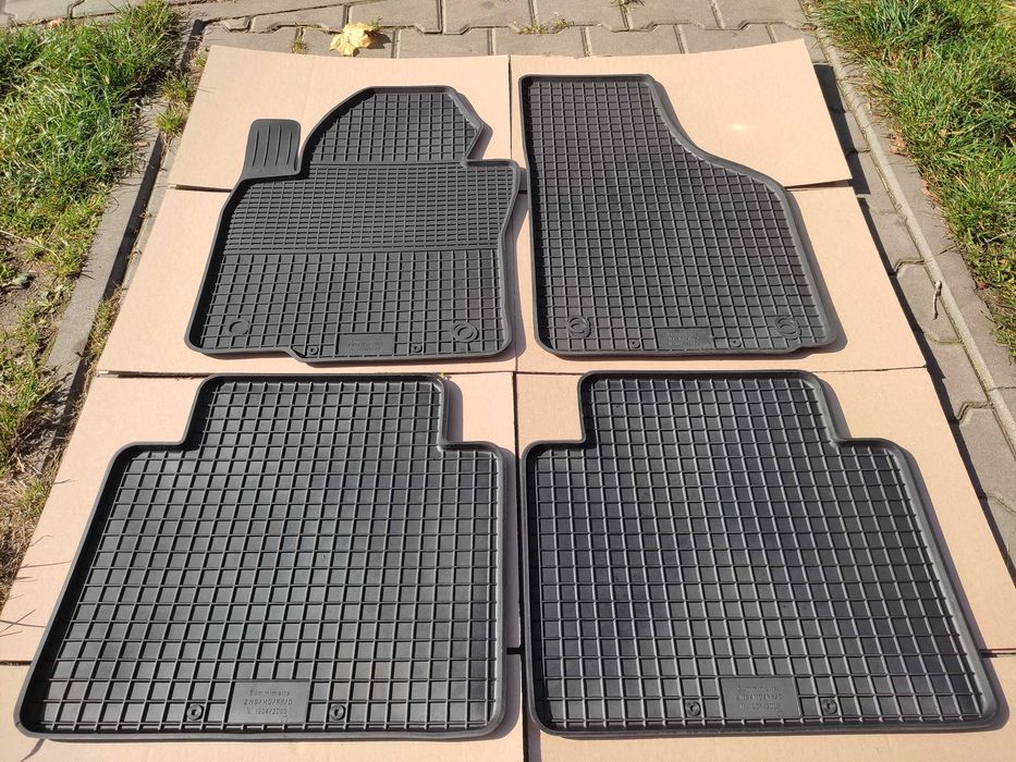 NOWE Dywaniki gumowe OPEL ZAFIRA A 99r-05r dopasowane korytka korytko