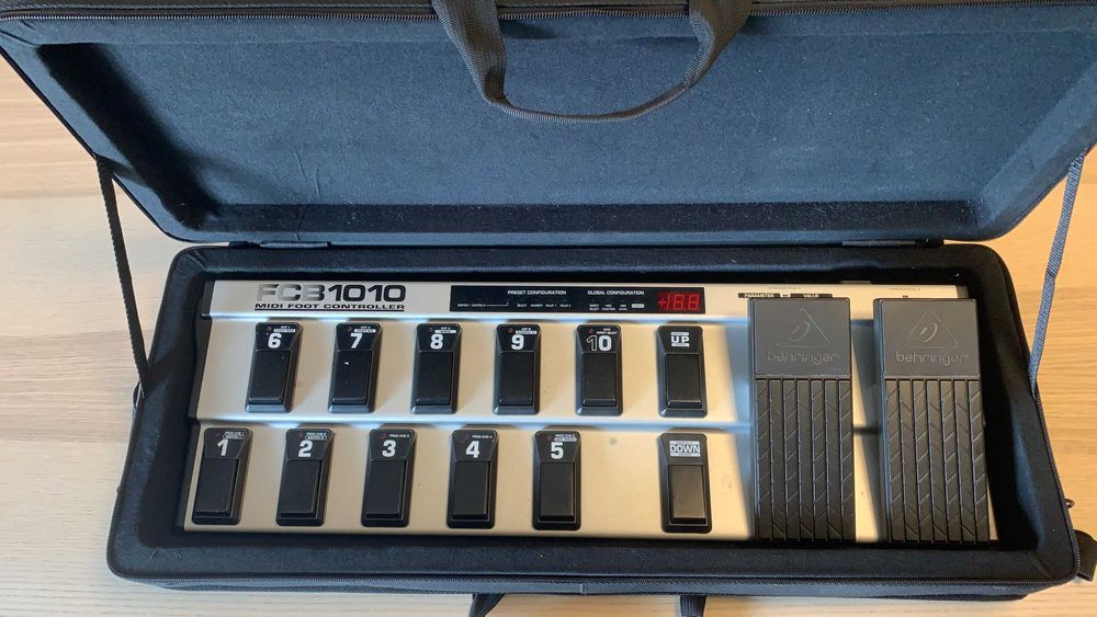 Behringer FCB1010 com case, interface USB-Midi e cabos midi
