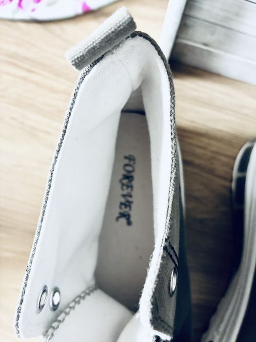 Snakersy khaki nowe 38
