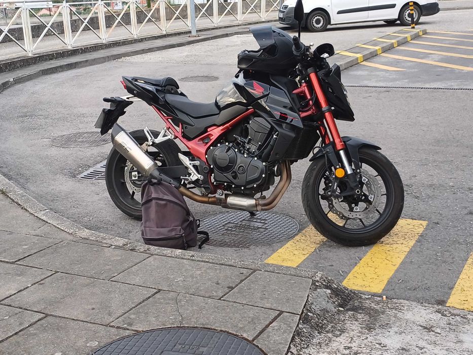 Escape Esportivo (SC PROJECT) Honda CB750R Hornet