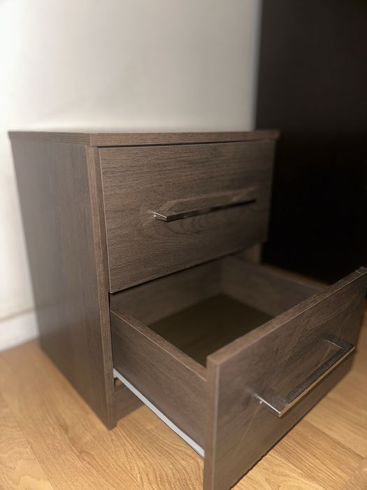 Mesa de Cabeceira Nova