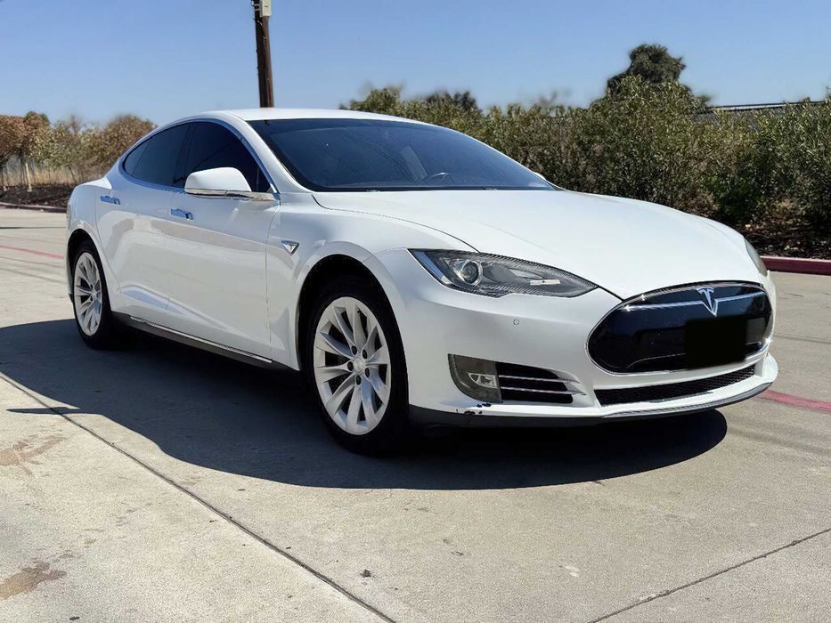 Tesla Model S 85      2013