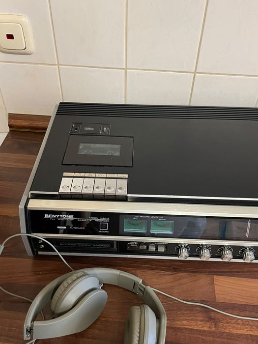 продам касетник BENYTONE M9015