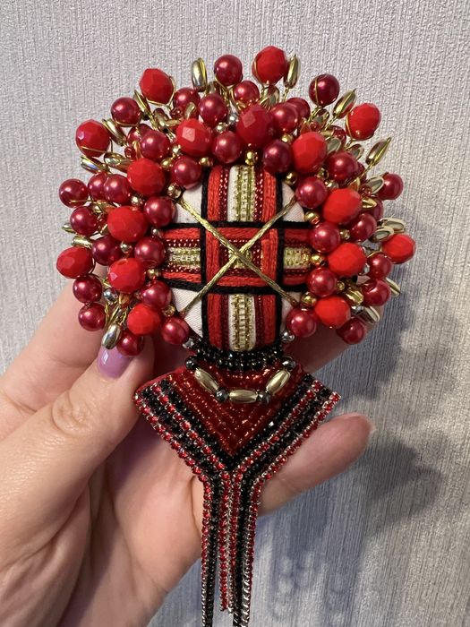 Патріотичні броші-мотанки