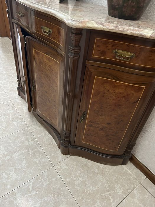 Sapateira em madeira macica