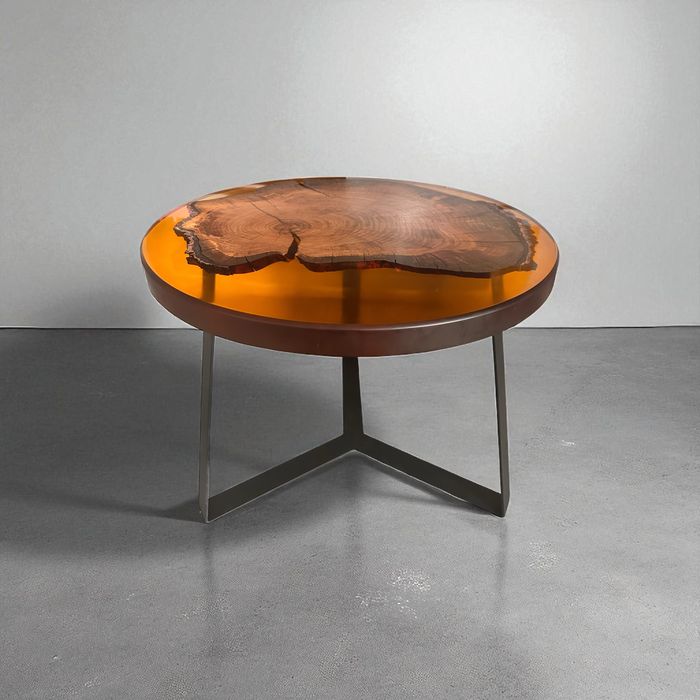 Stolik kawowy z drewna i żywicy