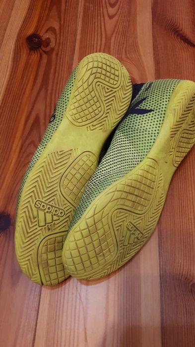 Buty halowe młodzieżowe