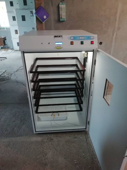 инкубатор Бест-1000 на 1200 яиц