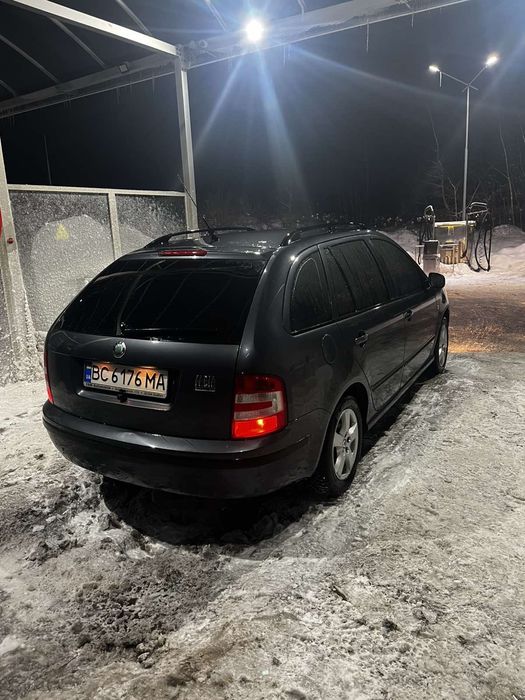 Шкода фабія 1,4 бензин