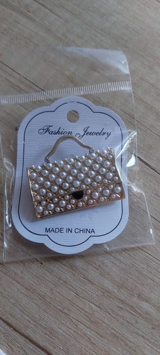 Broszka damska w stylu vintage