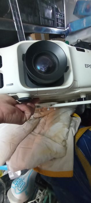 Projektor Epson EB-G6050W