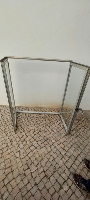 Vendo Janelas e caixilhos de Alumínio Cinzento vidro simples – Usadas
