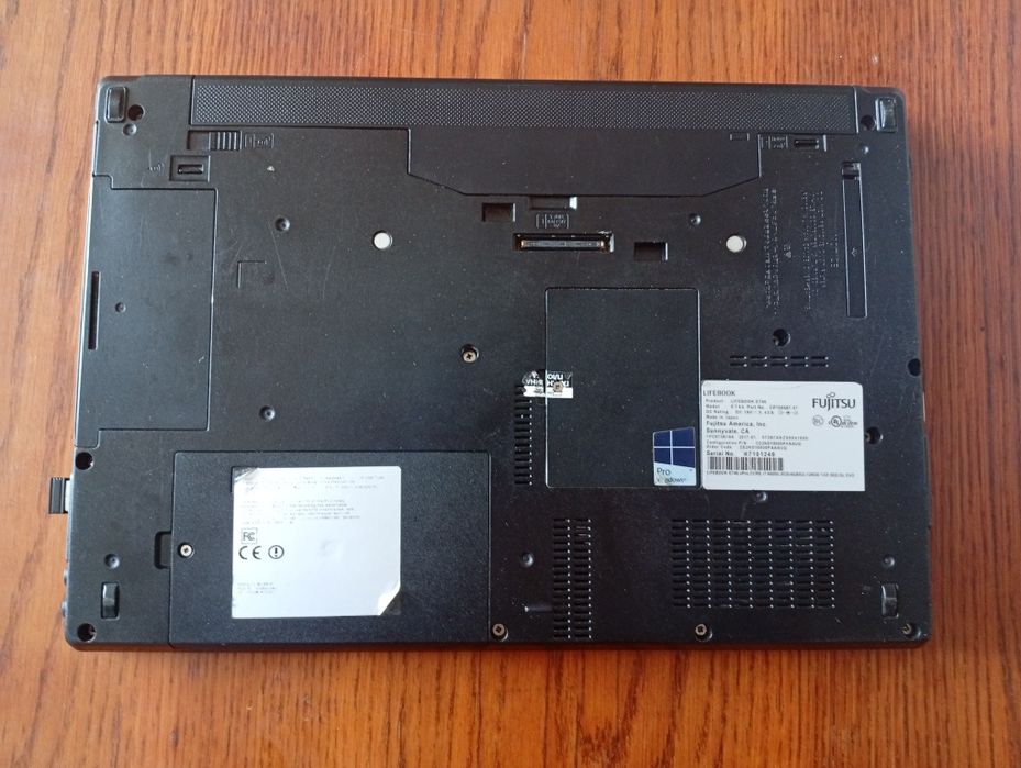 Ноутбук Fujitsu E746