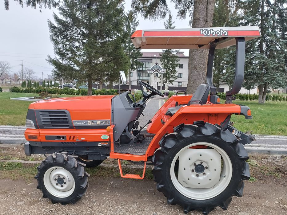 Японський мінітрактор.Трактор Кубота.