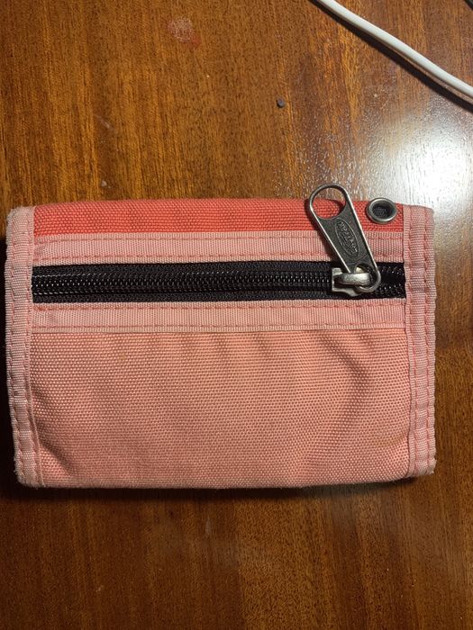 Carteira rosa Eastpak