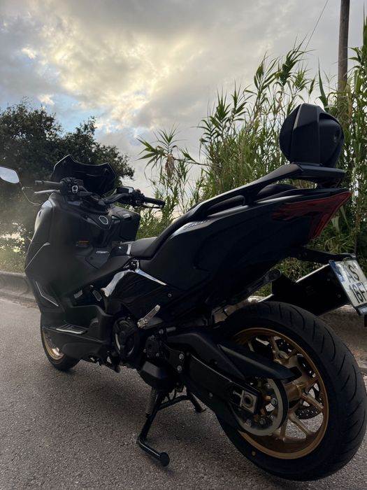 Yamaha tmax 560 tech-MAX  7100kms troca/retoma