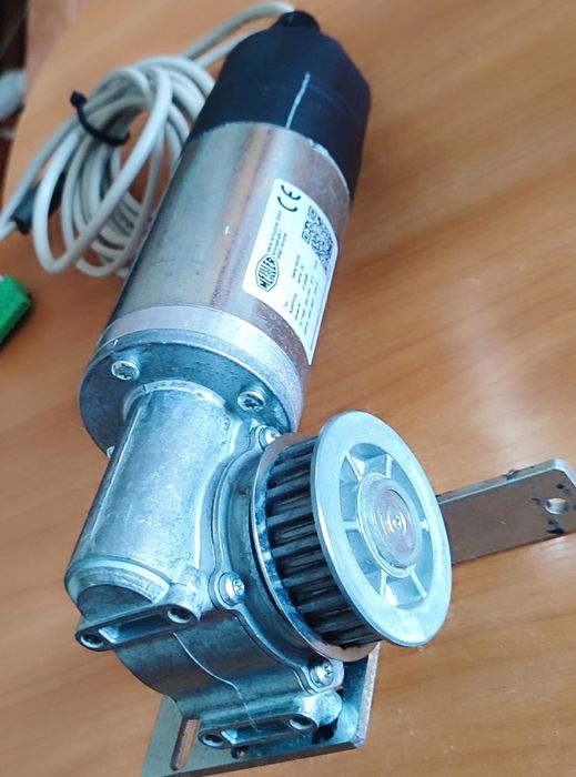 Двигун дверний M200S, Meiller