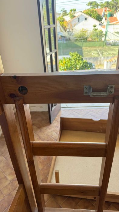 Beliche para criança ou adulto em boa madeira maciça, muito bom estado