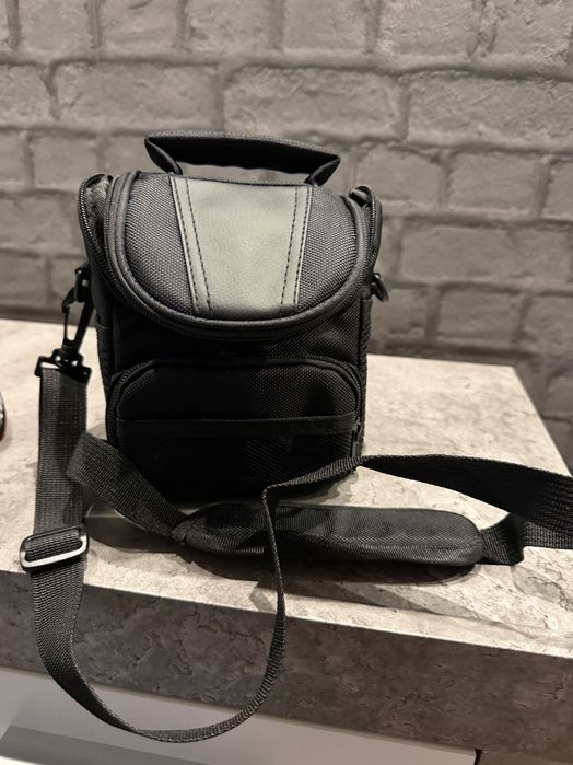 Canon EOS 2000D – Stan Idealny + 2 Torby + Karty 128GB i 32GB